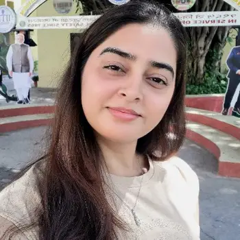 Sagarika Rai Chemistry Home Tutor in Lekhraj Market Lucknow with 2 Years Experience